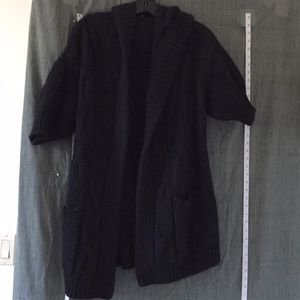 Vince big cardigan sweater with half sleeve. Small
